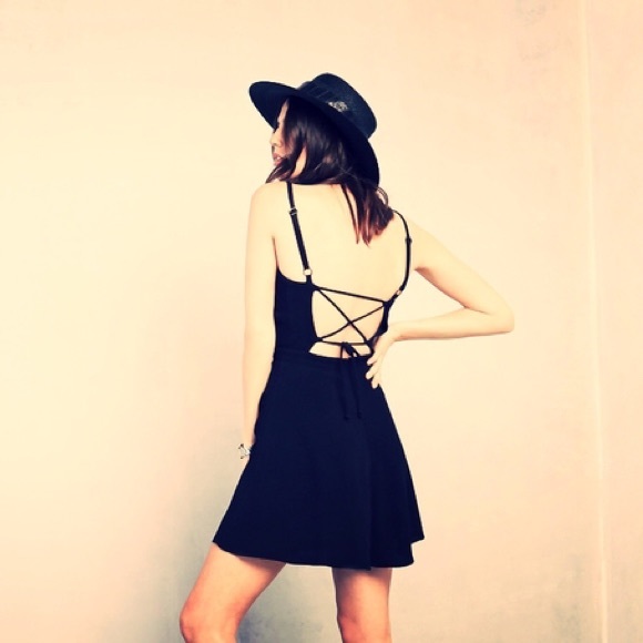 Reformation Canelle Mini Dress - Picture 8 of 8